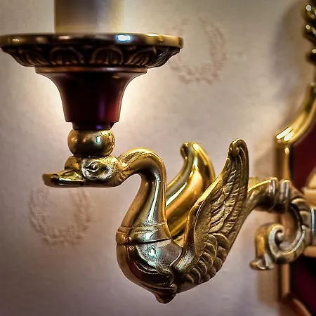 Hotel De Varenne 4*