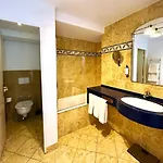 酒店 瓦伦纳酒店 4*