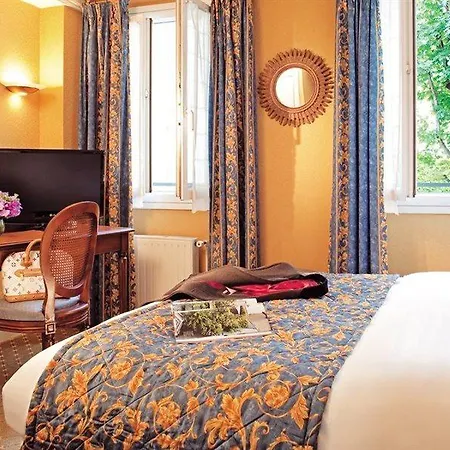 دو فارين 4* باريس