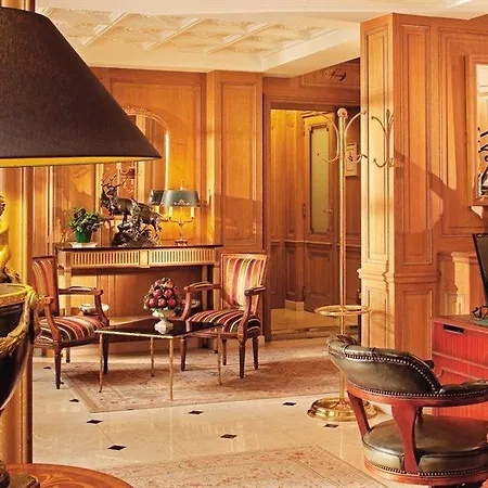 Hotel De Varenne 4*