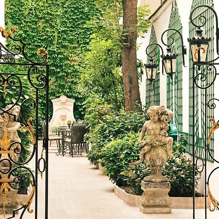 De Varenne Hotel
